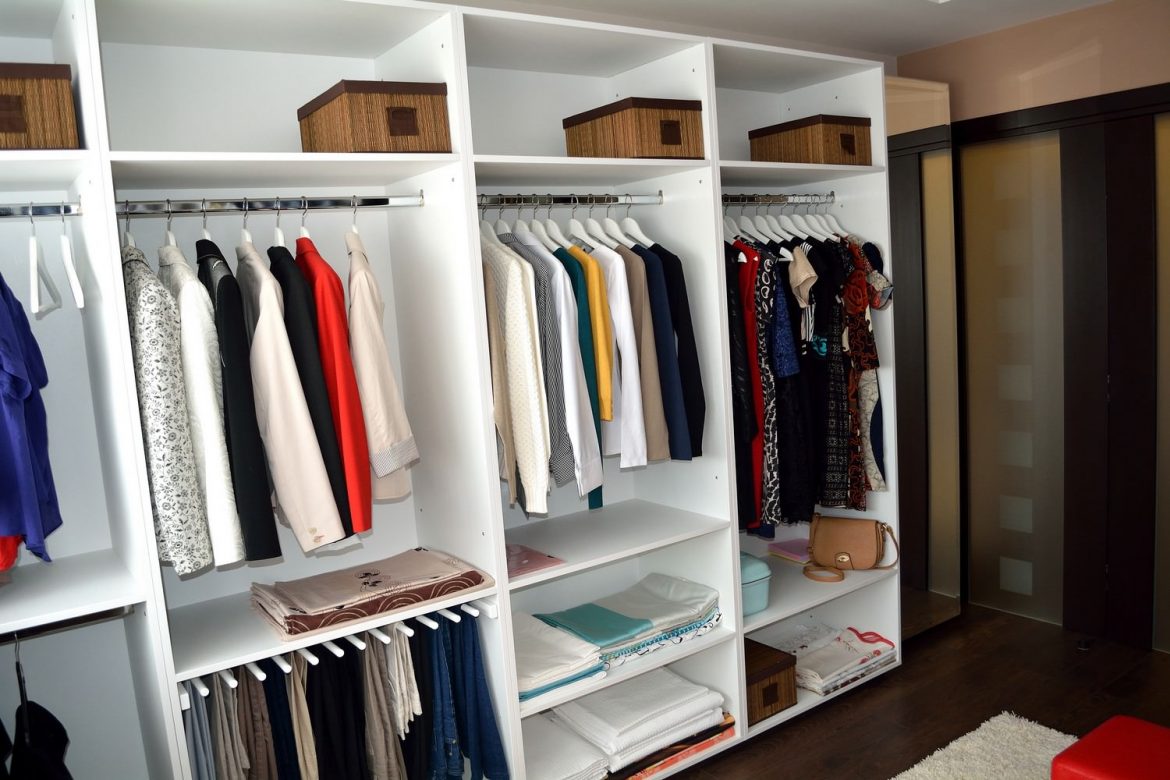 Mobilier Dressing deschis realizat din Pal Alb W1000ST22 atent compartimentat