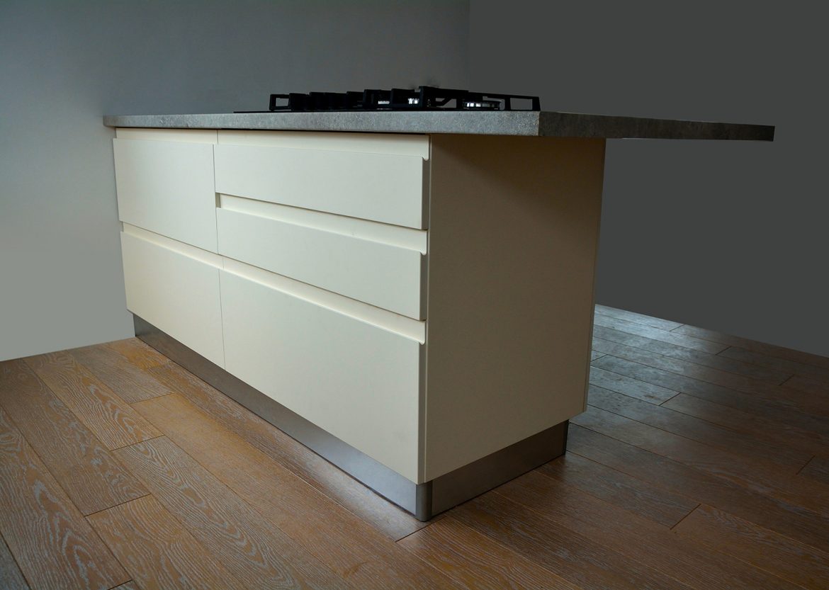 Mobilier de bucatarie moderna tip insula cu deschidere sertare silentioase Blum si fronturi din Mdf Vopsit Mat Crem Deschis