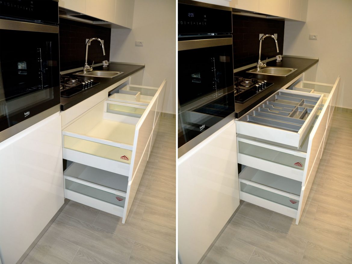 Sertare silentioase cu amortizare Blum inaltatoare sertar cu sticla Blum electrocasnice incorporabile usi din MDF vopsit alb mat lucios RAL 9003